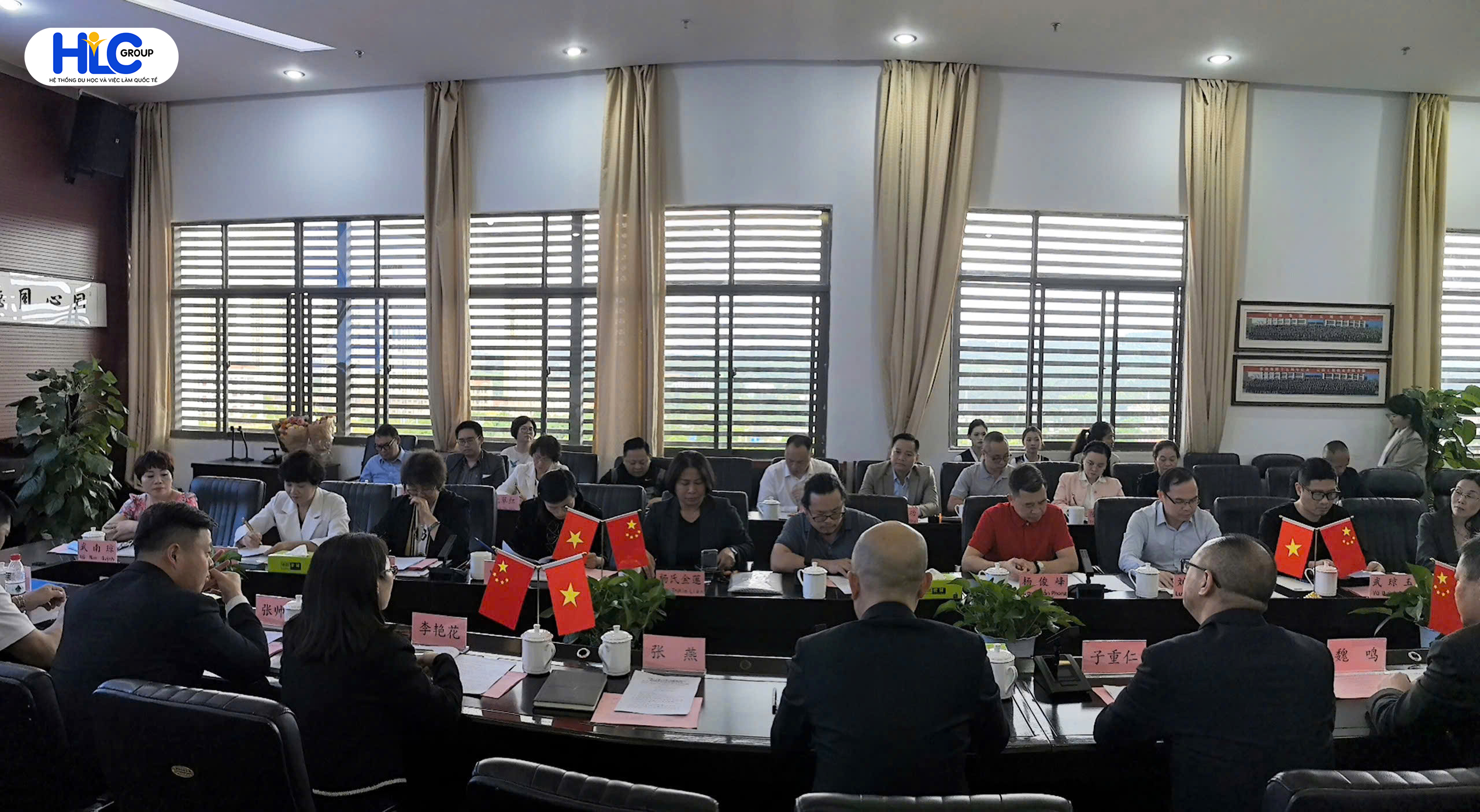 hlc-group-tham-du-hoi-nghi-truong-cao-dang-nghe-ky-thuat-van-nam-anh-3